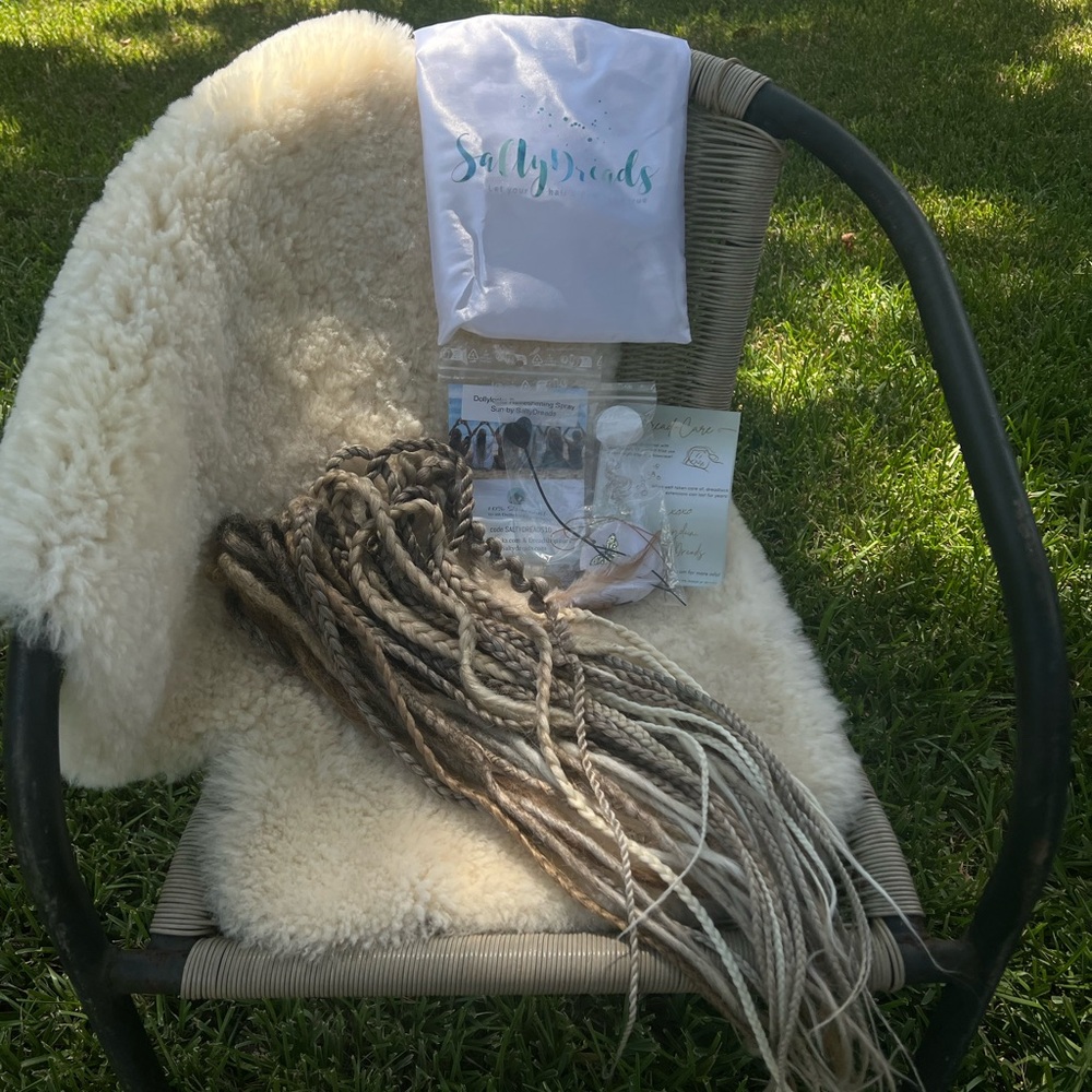 Salty Dreads Dirty Blonde Set of 20 Quality synthetic Dreads Long & adjustable
